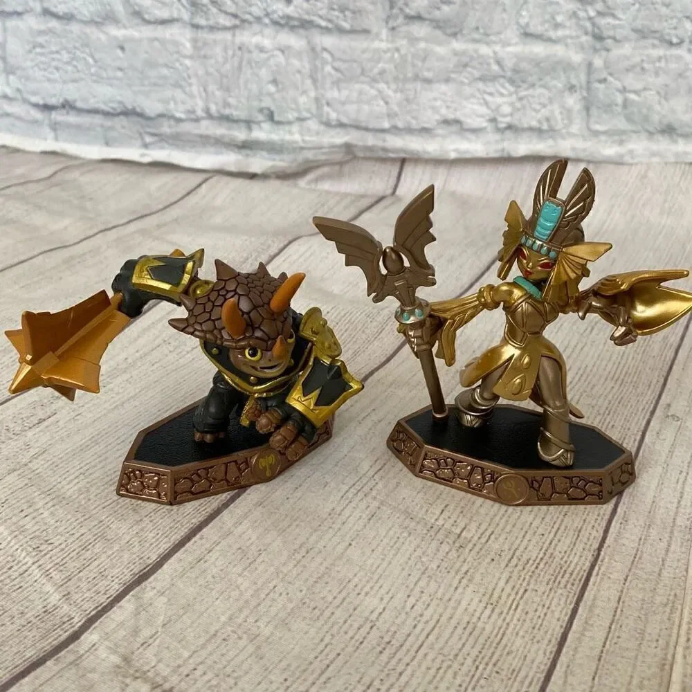Skylanders Earth action figure dolls lot of 13 assorted sizes